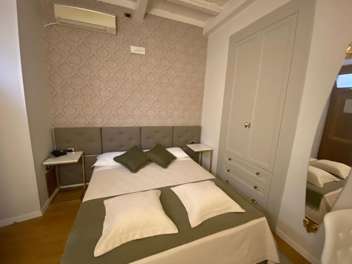 Condotti Rooms โรม ภายนอก รูปภาพ