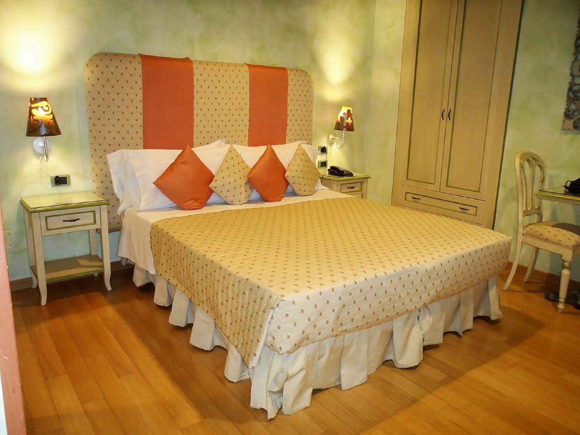 Condotti Rooms โรม ภายนอก รูปภาพ